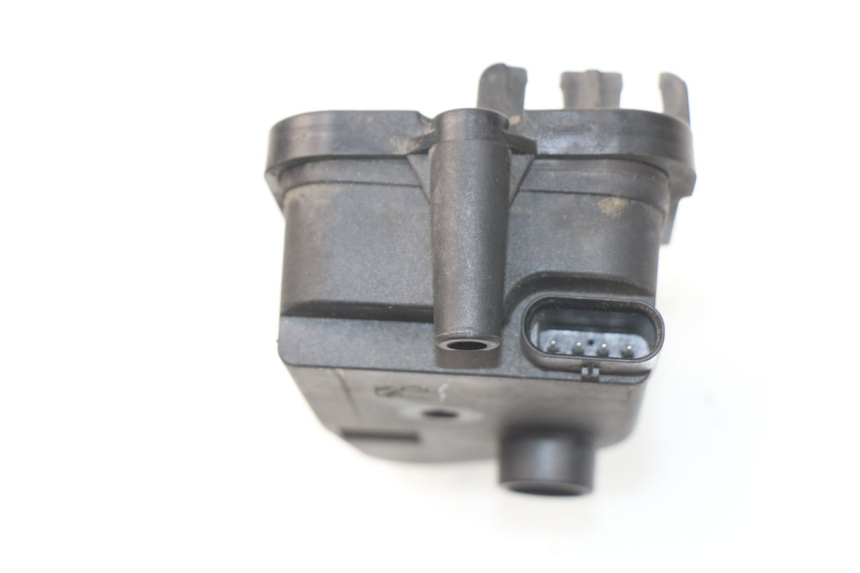 photo de MOTEUR VALVE ECHAPPEMENT BMW S RR ABS S1000RR 1000 (2009 - 2011) - Autre angle de vue