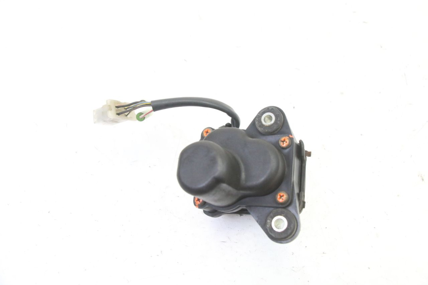 photo de MOTEUR VALVE ECHAPPEMENT YAMAHA TDR DELTABOX 125 (1997 - 2003) - Autre angle de vue