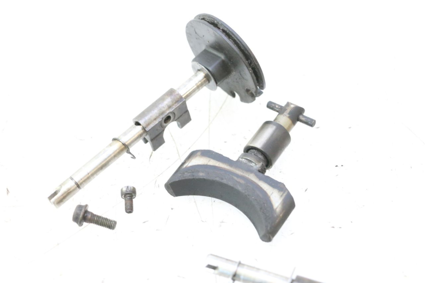 photo de MOTEUR VALVE ECHAPPEMENT YAMAHA WAVE RUNNER GP R 1200 (2000 - 2003) - Autre angle de vue