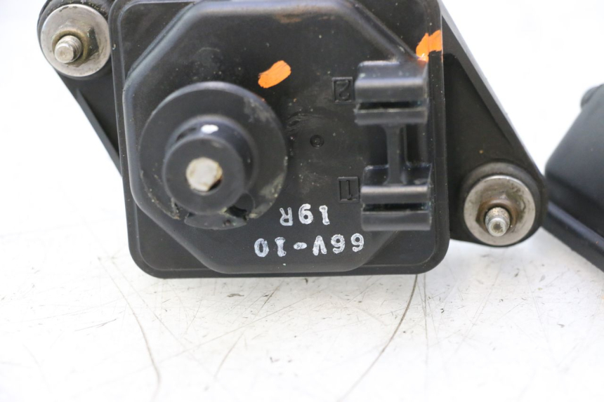 photo de MOTEUR VALVE ECHAPPEMENT YAMAHA WAVE RUNNER GP R 1200 (2000 - 2003) - État de surface