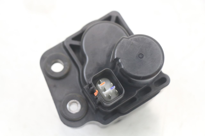 photo de MOTEUR VALVE ECHAPPEMENT YAMAHA FZ1 FAZER 1000 (2007 - 2009) - Vue d’ensemble