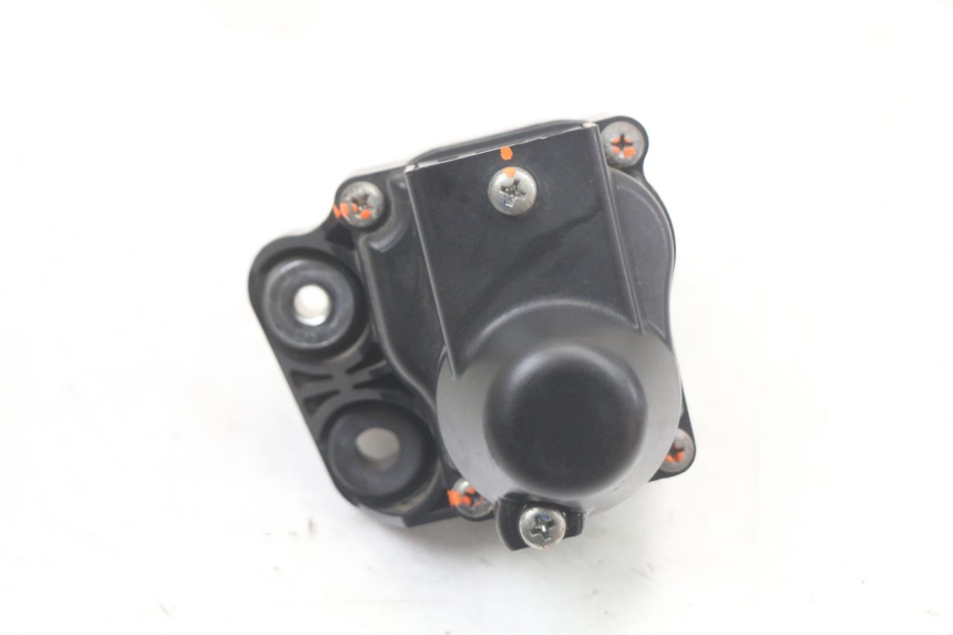 photo de MOTEUR VALVE ECHAPPEMENT YAMAHA FZ1 FAZER 1000 (2007 - 2009) - Points de fixation