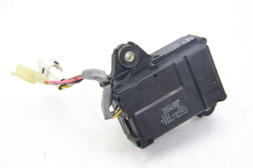 photo de VALVE D'ÉCHAPPEMENT DU MOTEUR KAWASAKI Z ABS 1000 (2014 - 2020) - Gros plan technique