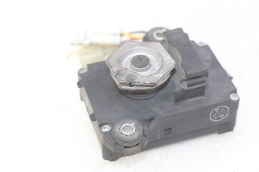 photo de VALVE D'ÉCHAPPEMENT DU MOTEUR KAWASAKI Z 750 (2007 - 2013) - Détail de la pièce