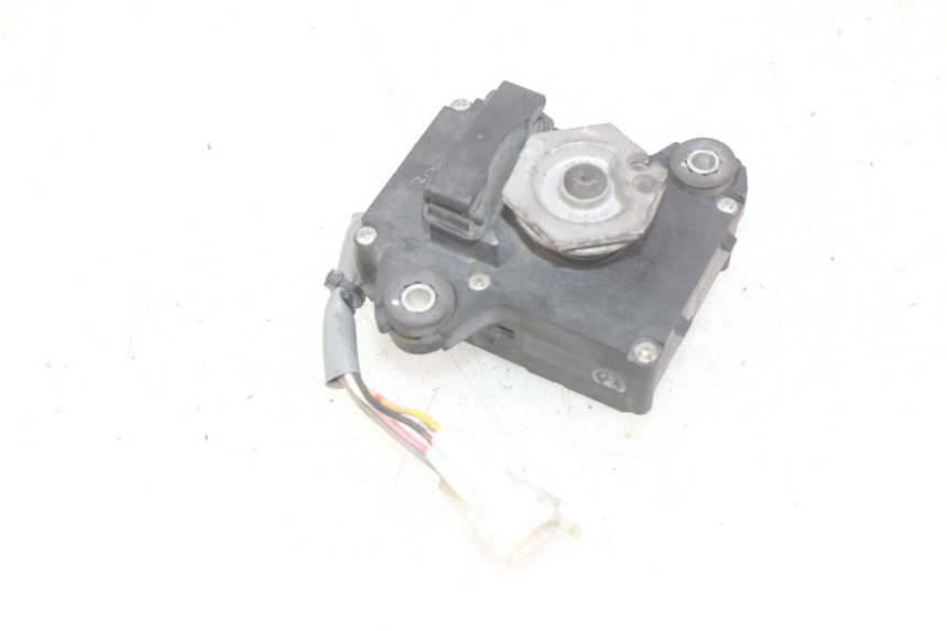 photo de VALVE D'ÉCHAPPEMENT DU MOTEUR KAWASAKI Z 750 (2007 - 2013) - Zoom état d’usage