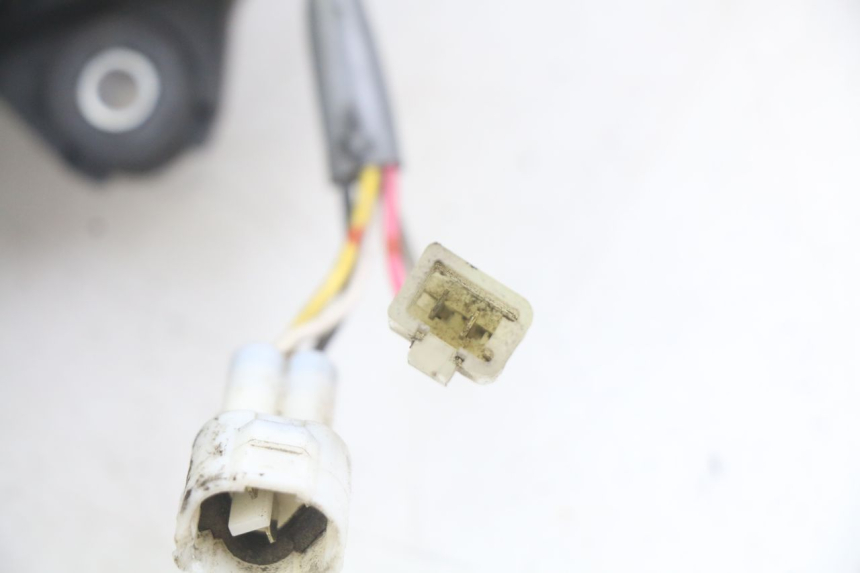 photo de VALVE D'ÉCHAPPEMENT DU MOTEUR KAWASAKI Z 750 (2007 - 2013) - Gros plan technique