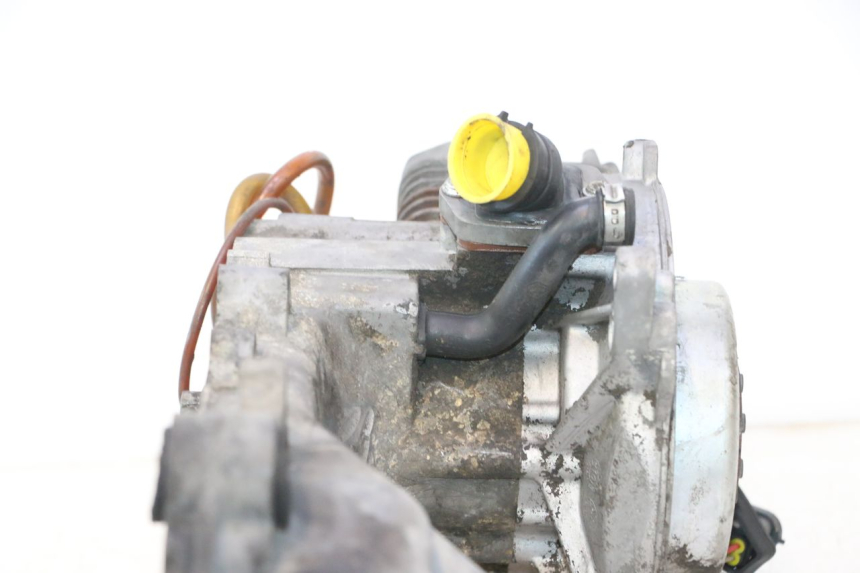 photo de MOTEUR PIAGGIO VESPA LX 2T 50 (2005 - 2013) - Autre angle de vue