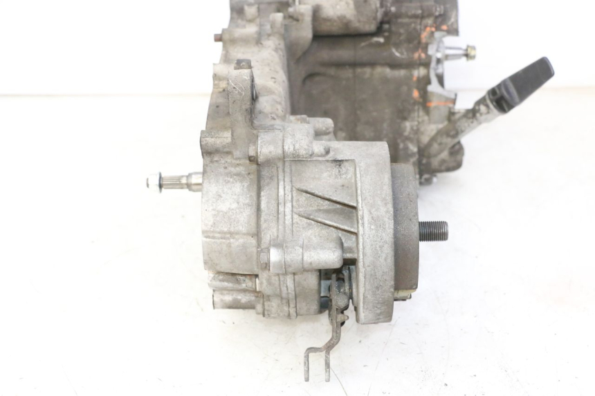 photo de MOTEUR PEUGEOT VIVACITY NEW 4T 50 (2008 - 2017) - Aperçu profil