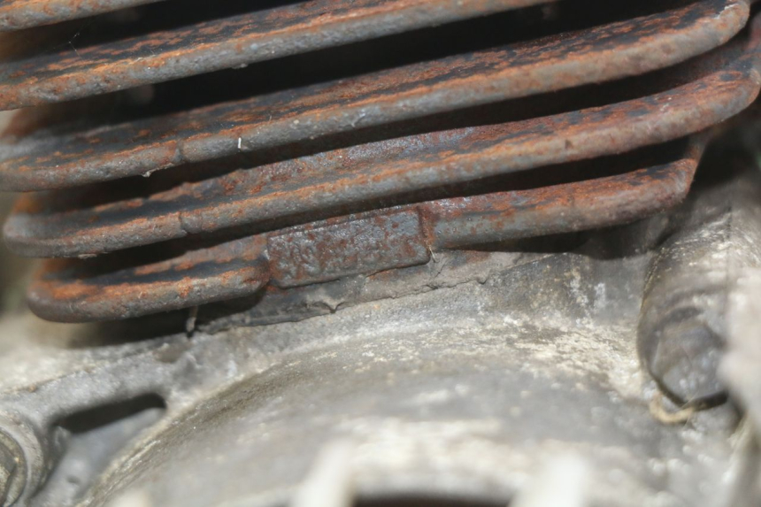 photo de MOTEUR PEUGEOT VIVACITY 50 (1998 - 2003) - Détail de la pièce