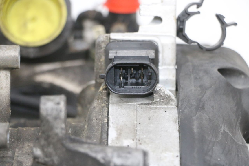 photo de MOTEUR PIAGGIO X8 125 (2004 - 2007) - Aperçu profil