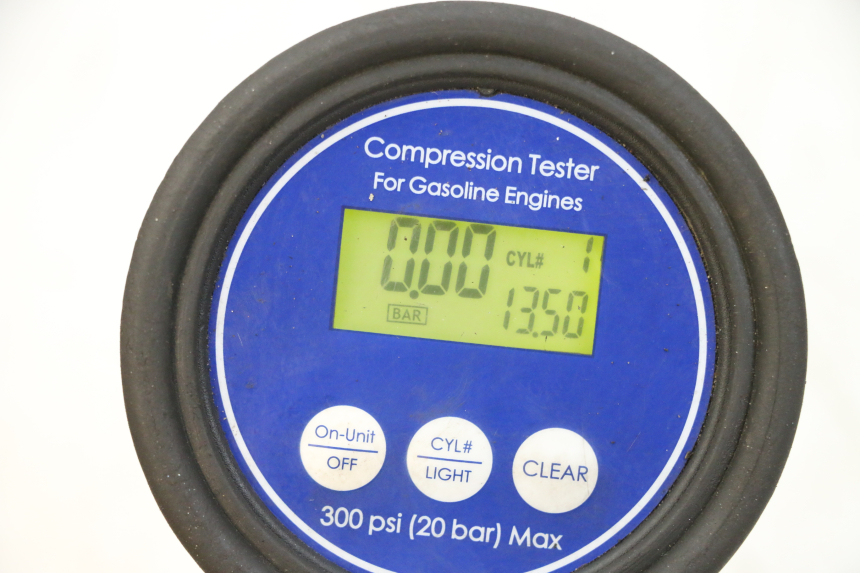 photo de MOTEUR PIAGGIO X8 125 (2004 - 2007) - Points de fixation