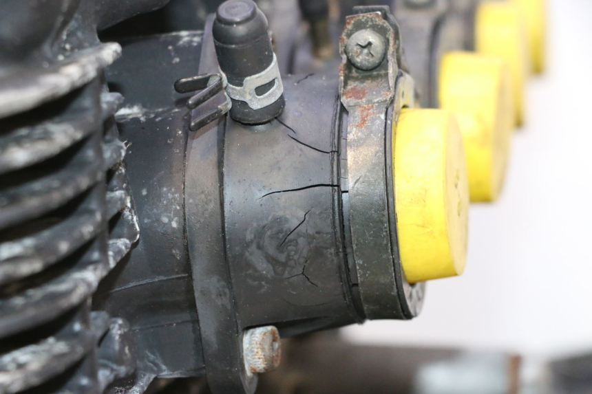 photo de MOTEUR YAMAHA XJR 1300 (1998 - 2002) - Vue rapprochée