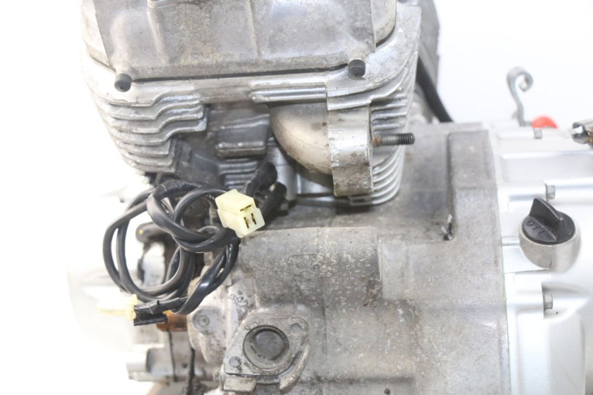 photo de MOTEUR HONDA XLV VARADERO 125 (2000 - 2006) - Gros plan technique