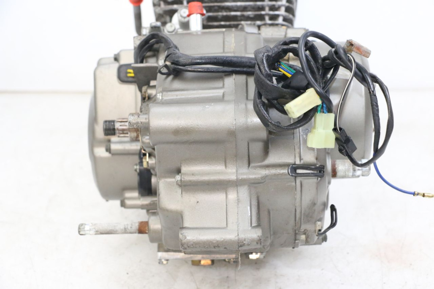 photo de MOTEUR HYOSUNG XRX 125 (2000 - 2008) - Gros plan technique