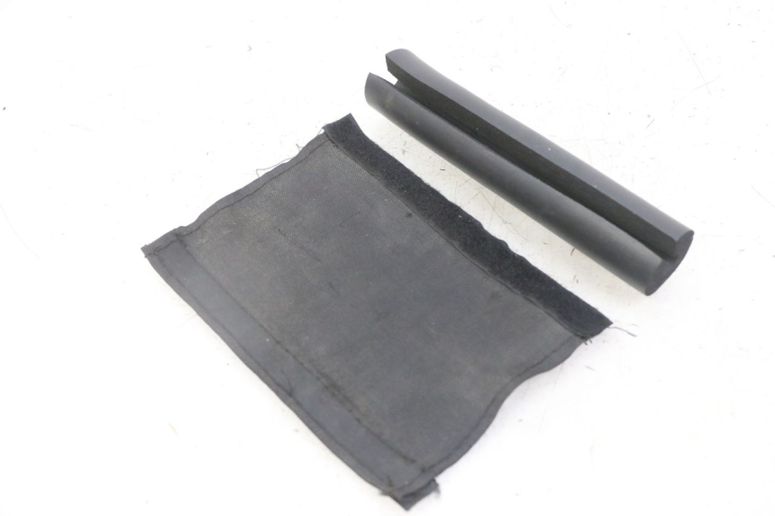 photo de MOUSSE DE GUIDON HONDA CRF-F CRF F 110 (2019 - 2022) - Gros plan technique