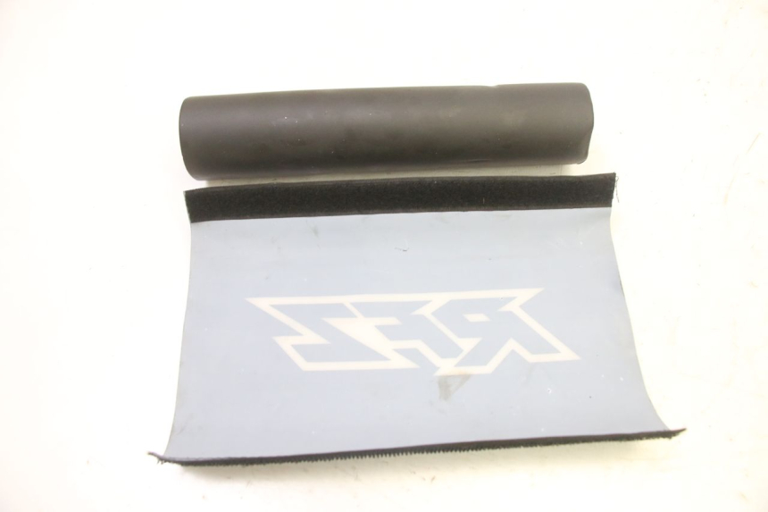 photo de MOUSSE DE GUIDON APOLLO RFZ 125 - Autre angle de vue