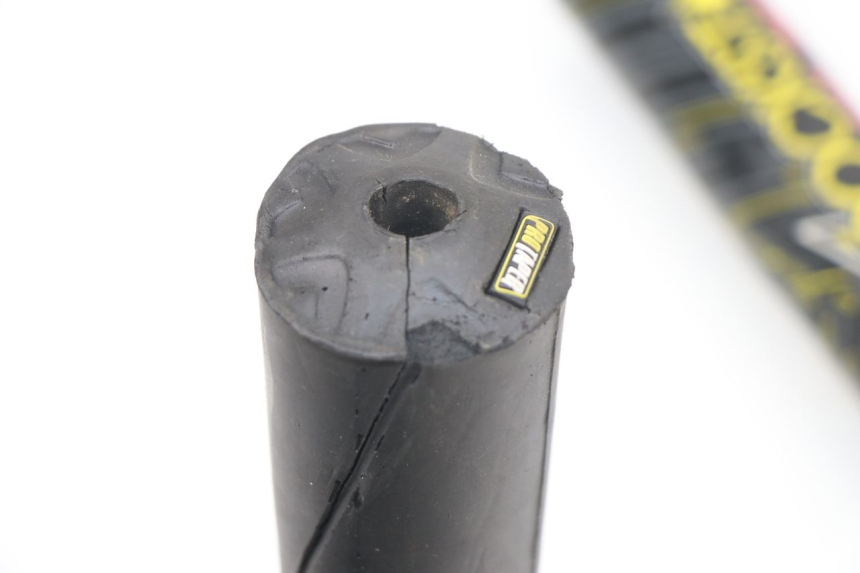 photo de MOUSSE DE GUIDON YAMAHA YZF YZ-F 450 (2006 - 2009) - Détail de la pièce