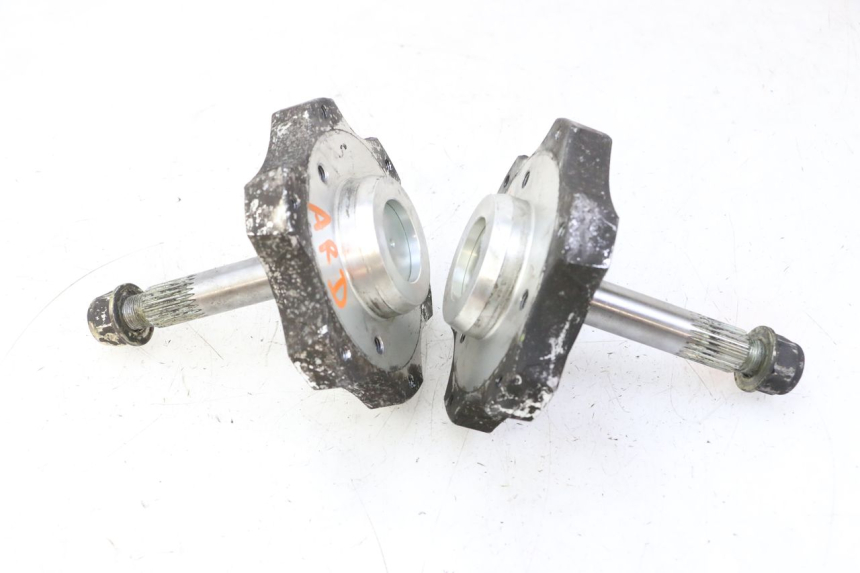 photo de MOYEU ROUE ARRIERE QUADRO 4 4D 350 (2015 - 2018) - Gros plan technique