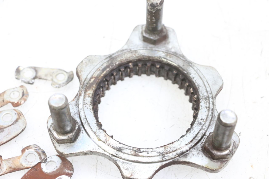 photo de MOYEU ROUE ARRIERE SUZUKI BURGMAN 650 (2013 - 2020) - Gros plan technique