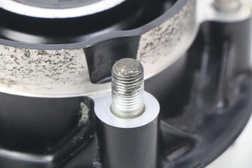 photo de MOYEU ROUE ARRIERE HONDA CBRF CBR-F PC41 600 (2011 - 2013) - Gros plan technique