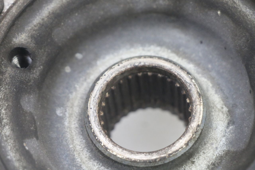 photo de MOYEU ROUE ARRIERE PIAGGIO VESPA GRANTURISMO 125 (2003 - 2007) - Points de fixation