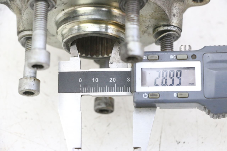 photo de MOYEU ROUE ARRIERE PIAGGIO VESPA GRANTURISMO 200 (2004 - 2005) - Détail de la pièce