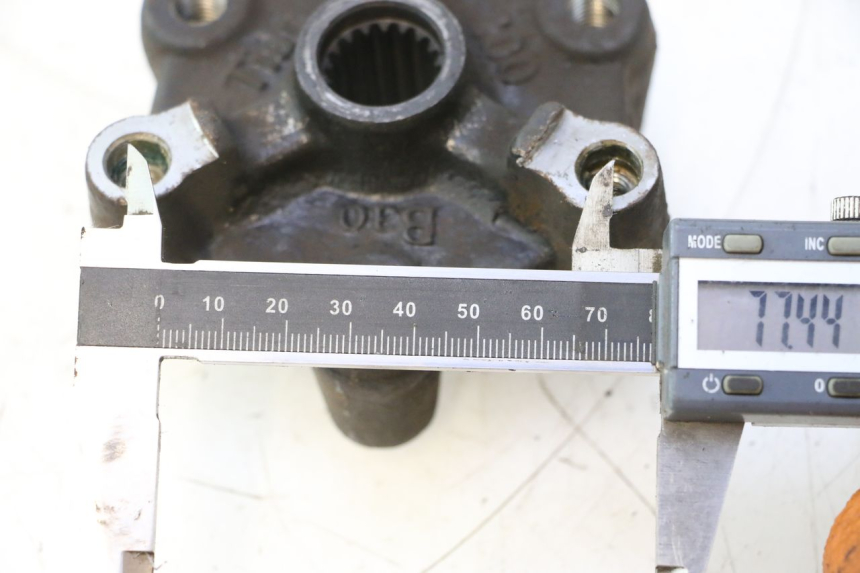 photo de MOYEU ROUE ARRIERE RAZZO QTR 50 (2011 - 2018) - Autre angle de vue