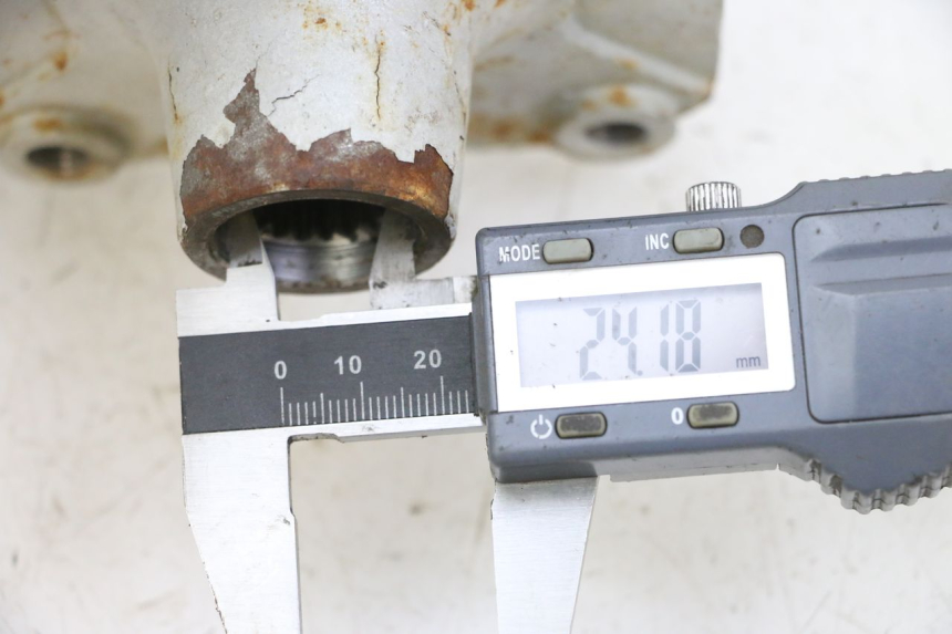 photo de MOYEU ROUE ARRIERE HYTRACK S 150 (2003 - 2011) - Détail de la pièce