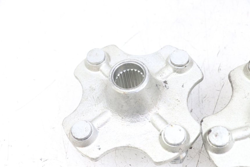 photo de MOYEU ROUE ARRIERE HYTRACK ST 170 (2020 - 2024) - Gros plan technique