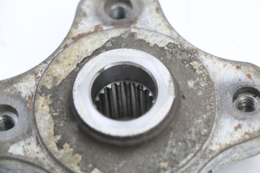 photo de MOYEU ROUE ARRIERE SUZUKI UH BURGMAN 125 (2002 - 2006) - Gros plan technique