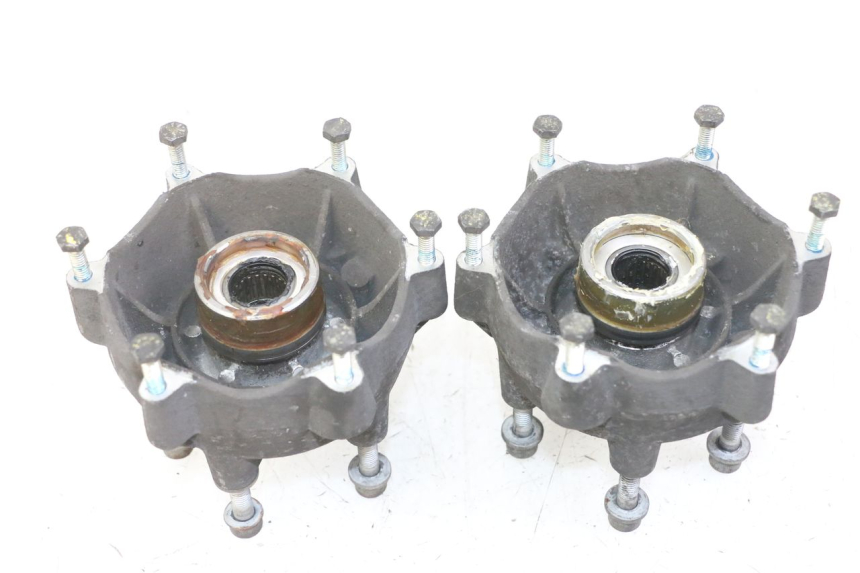 photo de MOYEU ROUE AVANT PIAGGIO MP3 LT 300 (2010 - 2016) - Gros plan technique