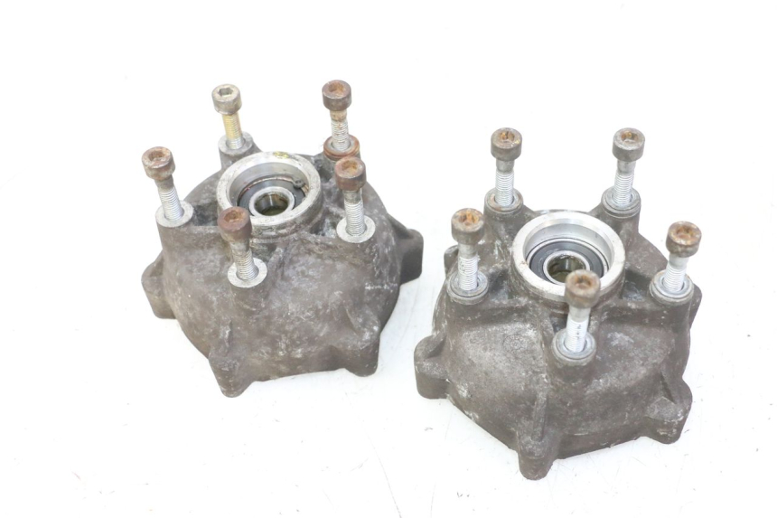 photo de MOYEU ROUE AVANT PIAGGIO MP3 RL 250 (2006 - 2010) - Gros plan technique