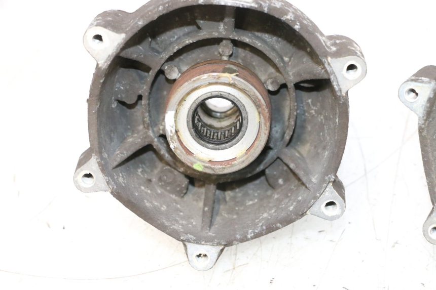 photo de MOYEU ROUE AVANT PIAGGIO MP3 RL 250 (2006 - 2010) - Points de fixation