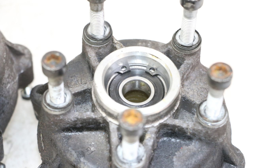 photo de MOYEU ROUE AVANT PIAGGIO MP3 LT 400 (2007 - 2012) - Points de fixation