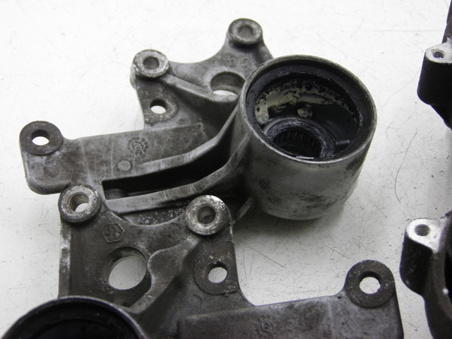 photo de MOYEU ROUE AVANT PIAGGIO MP3 RL 125 (2006 - 2014) - Autre angle de vue