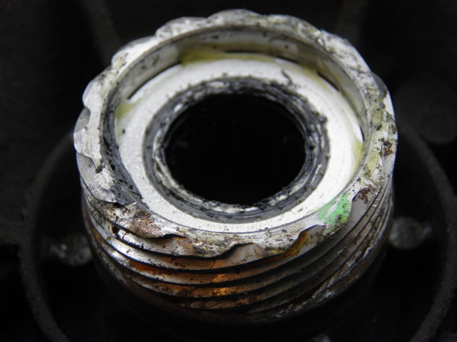 photo de MOYEU ROUE AVANT PIAGGIO MP3 RL 125 (2006 - 2014) - Gros plan technique