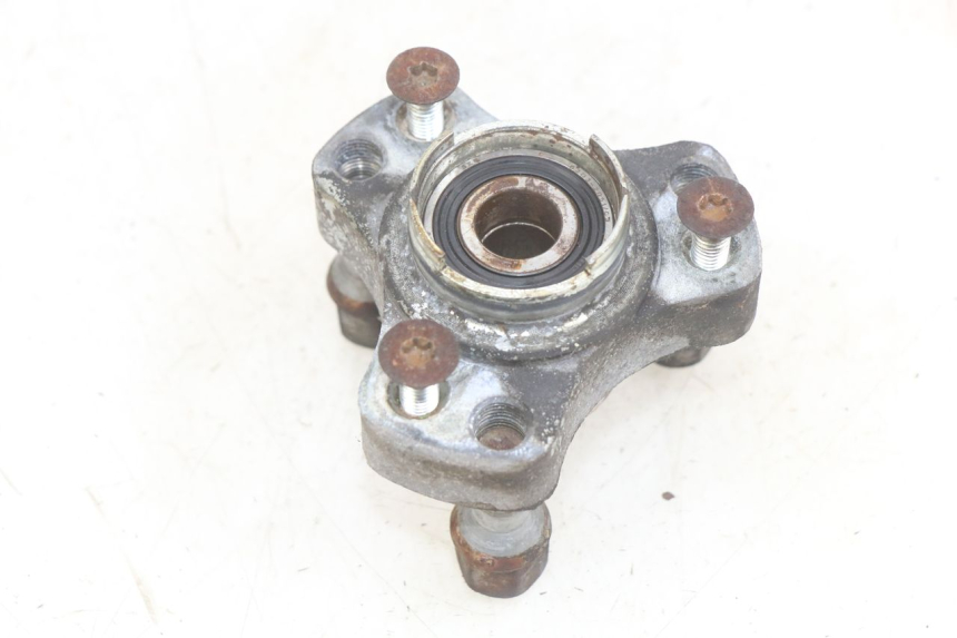 photo de MOYEU ROUE AVANT PEUGEOT SPEEDFIGHT LC 50 (1996 - 2002) - Gros plan technique