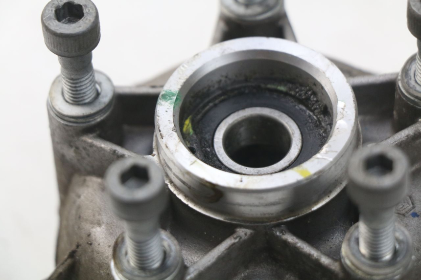 photo de MOYEU ROUE AVANT PIAGGIO VESPA SPRINT 2T 50 (2014 - 2018) - Autre angle de vue