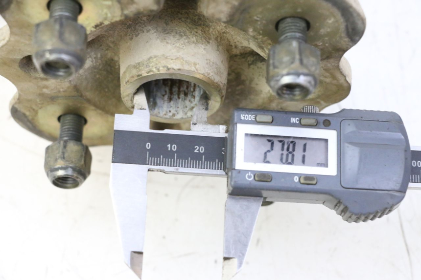 photo de MOYEU ROUE AVANT YAMAHA YFM BRUIN 350 (2003 - 2009) - Zoom état d’usage