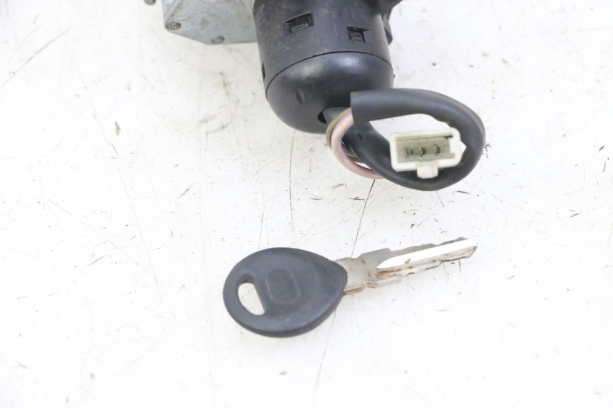 photo de NEIMAN MBK BOOSTER SPIRIT NAKED 50 (2004 - 2017) - Gros plan technique