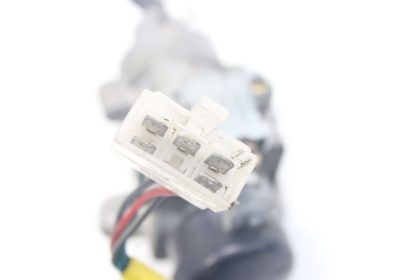 photo de NEIMAN KYMCO PEOPLE 250 (2004 - 2008) - Gros plan technique