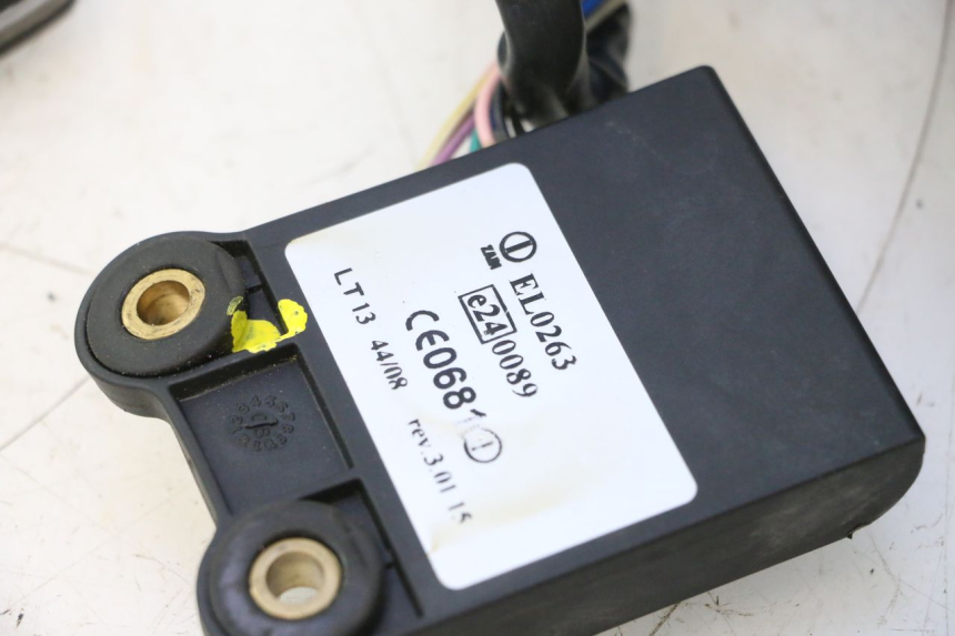 photo de NEIMAN CAN-AM SPYDER RS 1000 (2008 - 2012) - Points de fixation