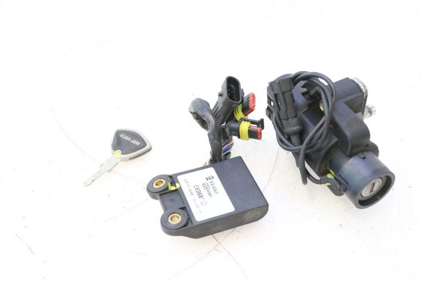 photo de NEIMAN CAN-AM SPYDER RS 1000 (2008 - 2012) - État de surface