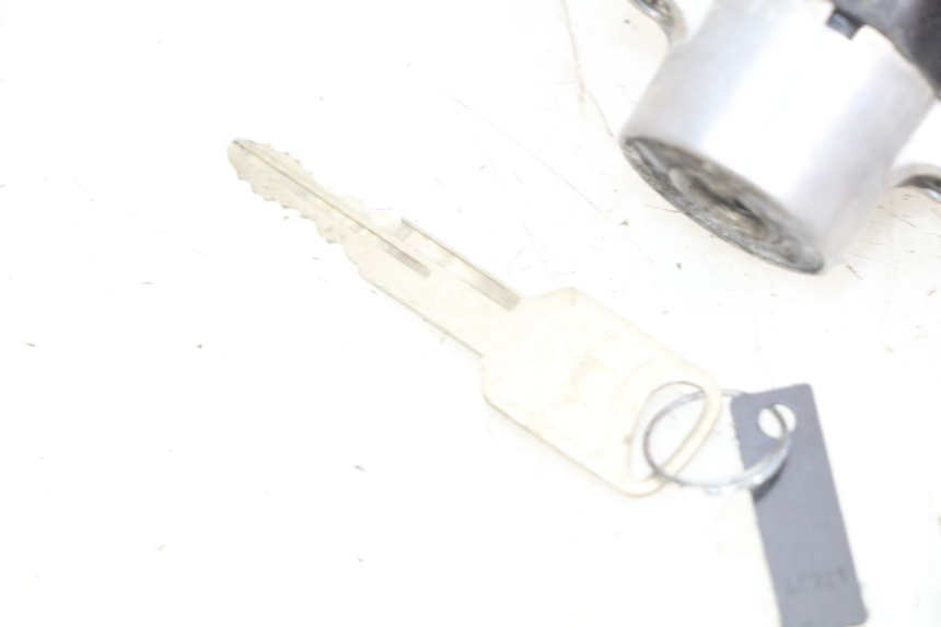 photo de NEIMAN SUZUKI SV N 650 (1999 - 2002) - Points de fixation