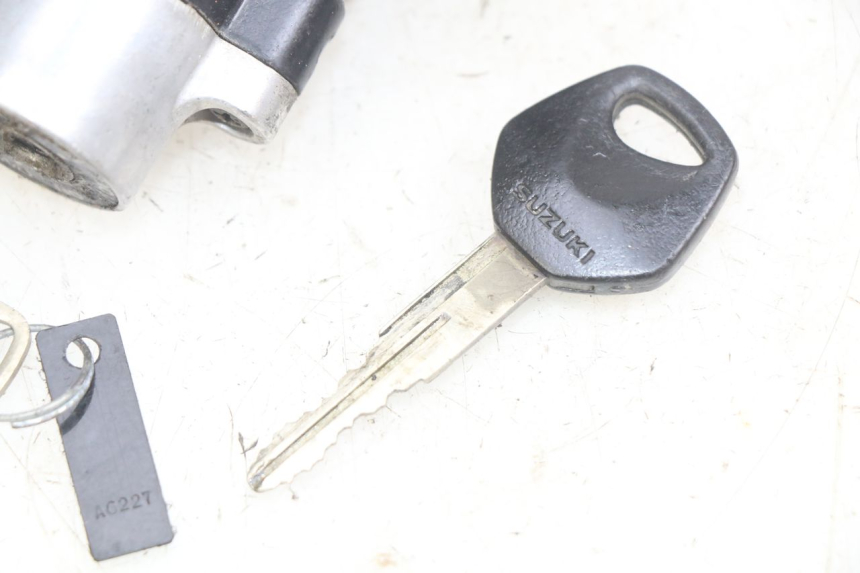 photo de NEIMAN SUZUKI SV N 650 (1999 - 2002) - État de surface