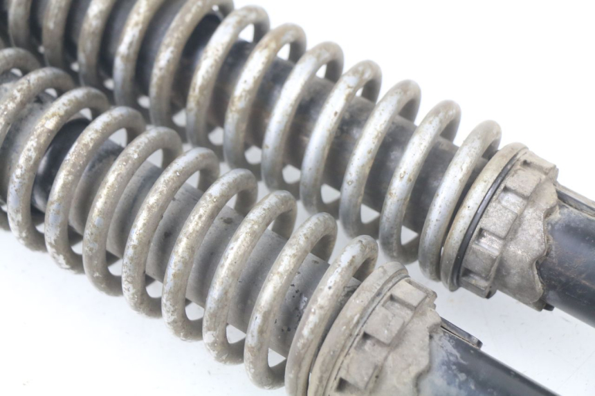 photo de PAIRE AMORTISSEUR ARRIERE PIAGGIO BEVERLY 125 (1998 - 2005) - Gros plan technique