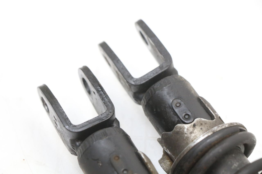 photo de PAIRE AMORTISSEUR ARRIERE SUZUKI BURGMAN 125 (2007 - 2014) - Gros plan technique