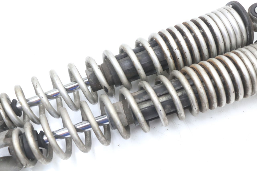 photo de PAIRE AMORTISSEUR ARRIERE HONDA PCX (JF28) 125 (2009 - 2011) - Gros plan technique