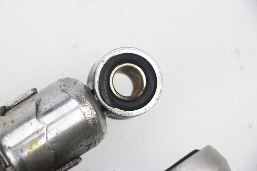 photo de PAIRE AMORTISSEUR ARRIERE KYMCO PULSAR 125 (2008 - 2015) - Gros plan technique