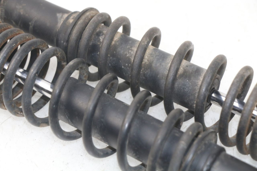 photo de PAIRE AMORTISSEUR ARRIERE PEUGEOT TWEET 125 (2010 - 2017) - Autre angle de vue